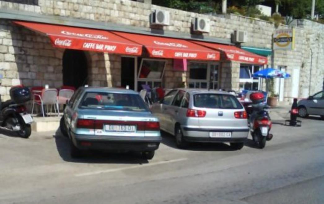 TRAGIČNA VEČER U DUBROVNIKU: Preminuo muškarac u ugostiteljskom lokalu Pinky