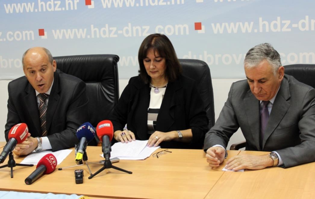 HDZ: Gdje je Čačićev 'investicijski tsunami'?