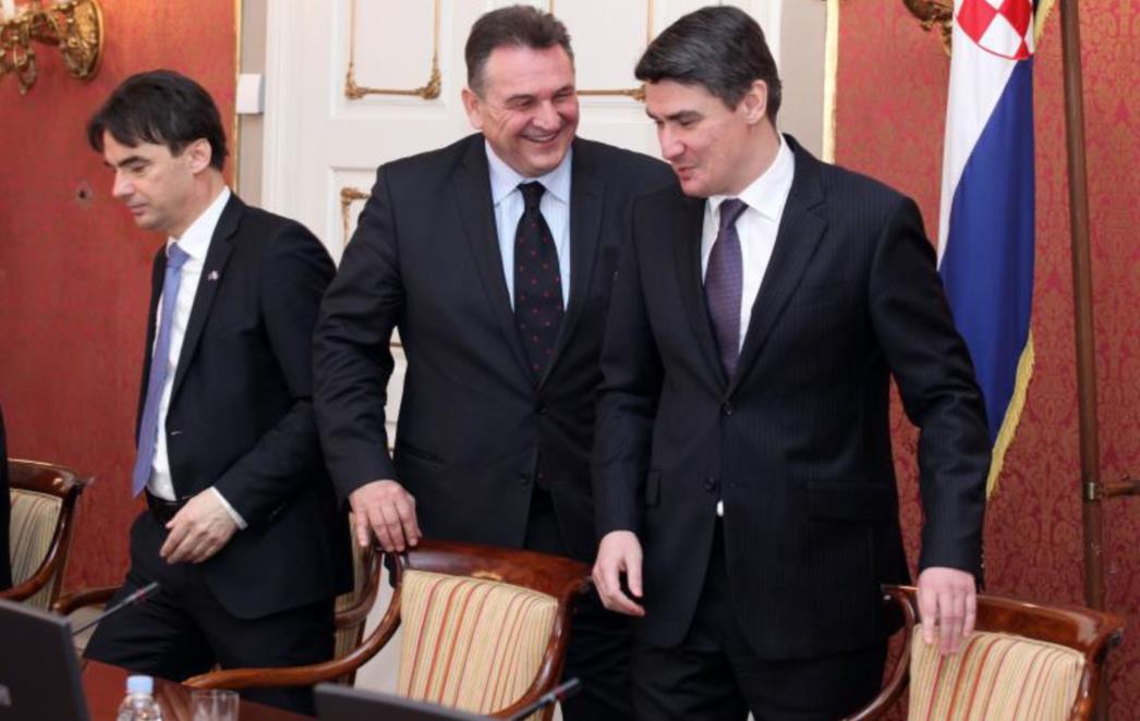 SVE ZBOG NEKOLICINE BRENDOVA: Ministri će ubuduće vodu piti iz bokala