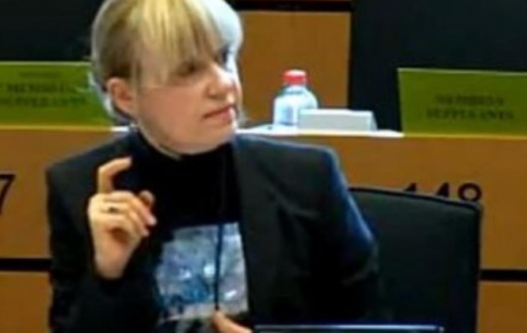 Amerikanac pita Ingrid Antičević Marinović za broj telefona