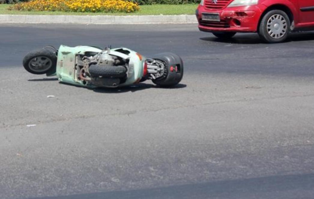 Sudar  motocikla i osobnog vozila, jedna osoba ozlijeđena (FOTO) 