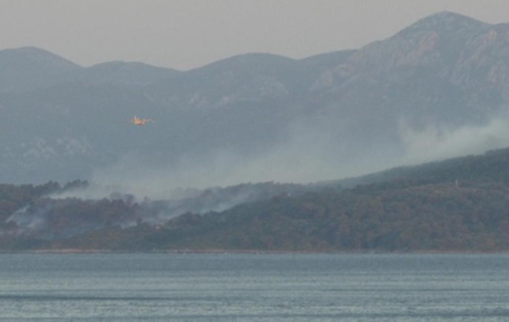 Gori i na Hvaru: Požar kod Sućurja!