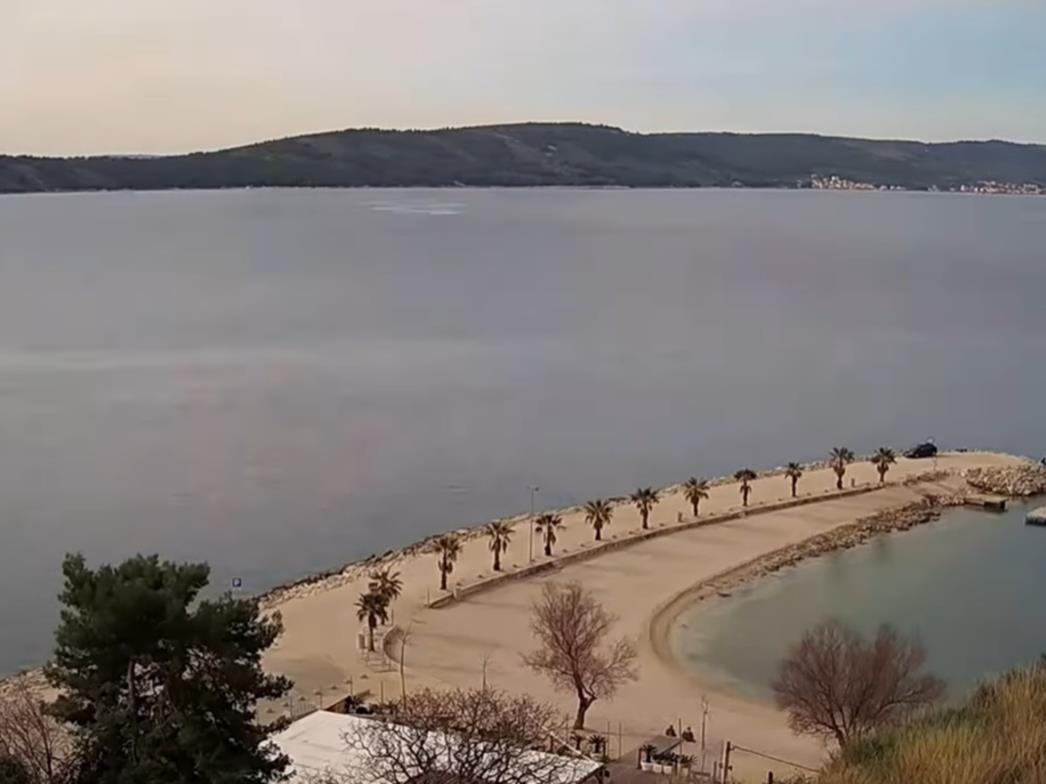 Umrla Britanka koju je na plaži u Splitu udario grom