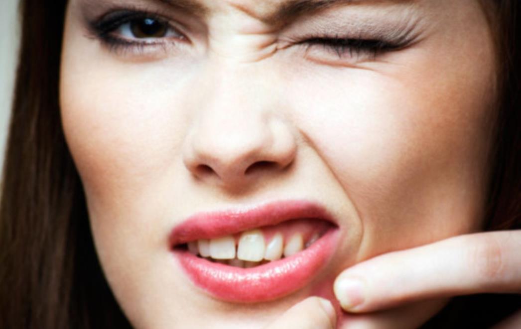 Hrana kao lijek: Lukom izliječite akne, špinatom ublažite PMS