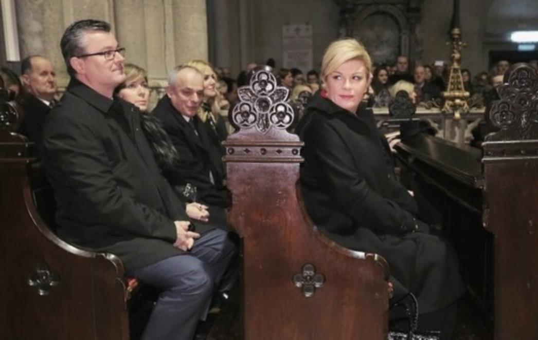 Represivni sustav lijeve vlade: Mediji financirani  proračunskim milijunima pokrenuli propagandni rat