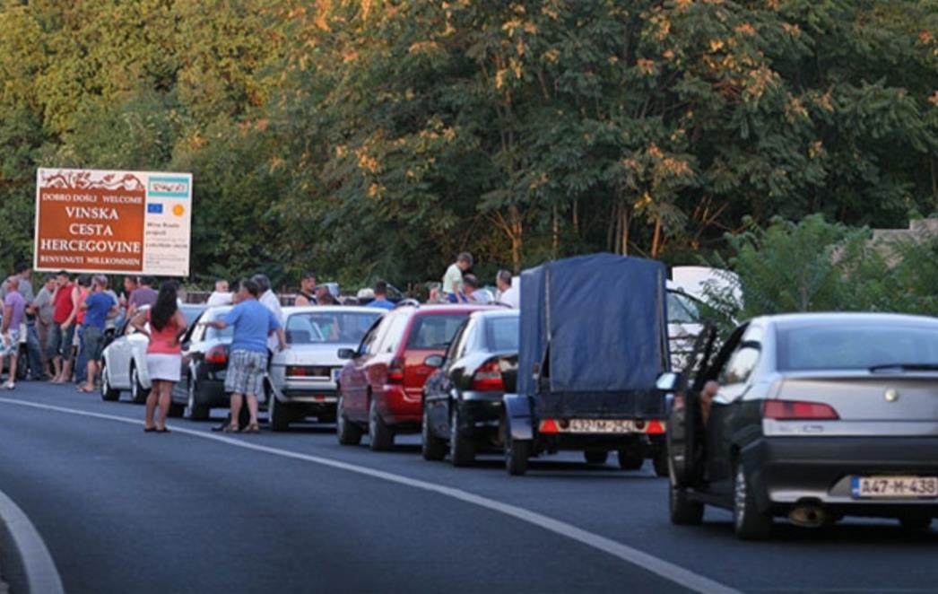 Za vikend se očekuje kaos na graničnom prijelazu Doljani - Metković!