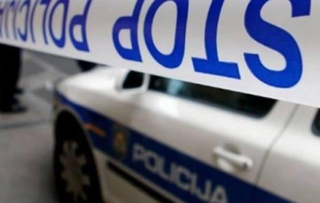 Mladić ispao iz prtljažnika u svatovskoj koloni kod Požege, teško je ozlijeđen