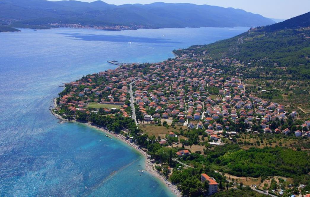 KRAĐA U OREBIĆU: Dok vlasnika nije bilo, iz kuće ukrao torbicu s novcem