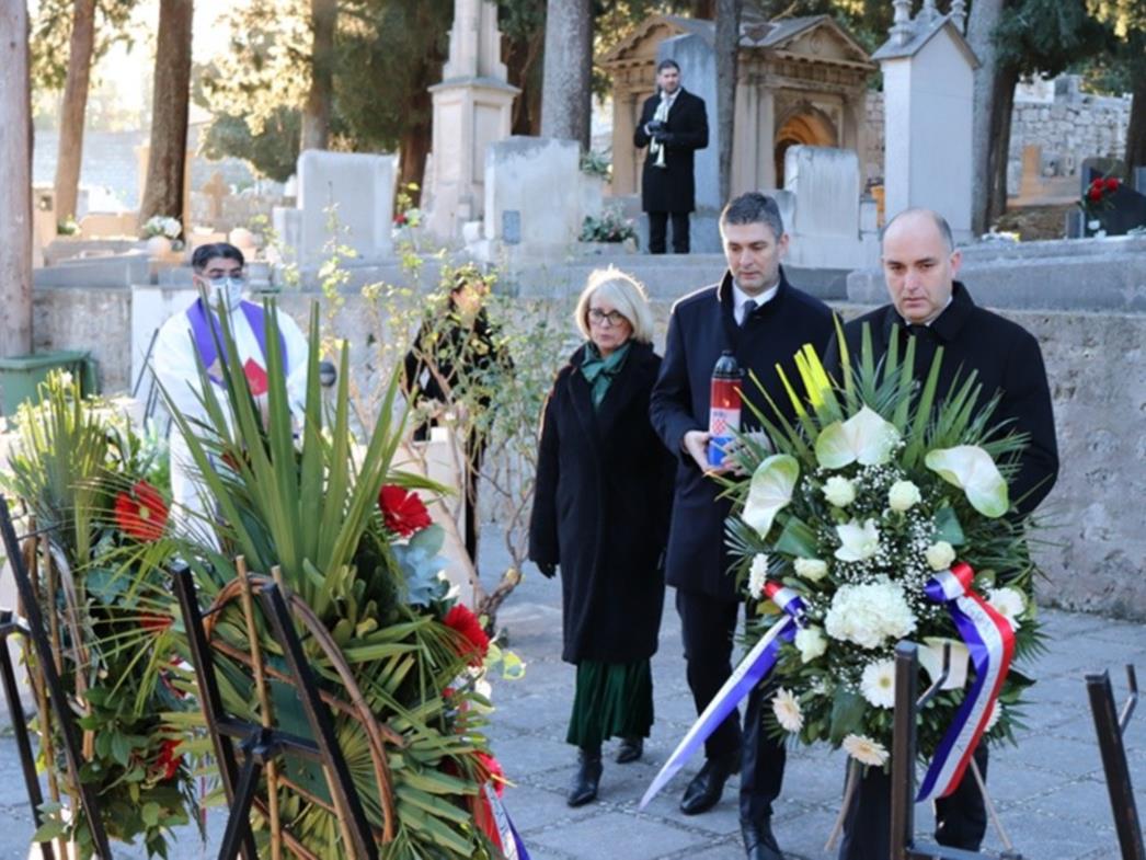 U povodu Dana Grada odana počast stradalim braniteljima