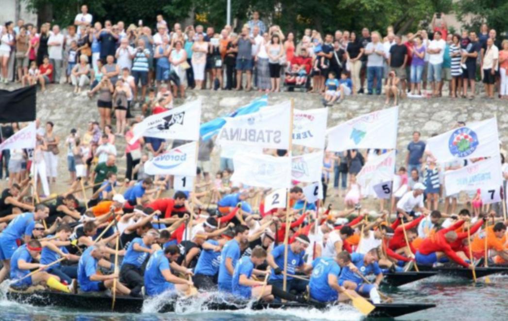 Maraton lađa: Natjecatelji se potukli, neke privela i policija