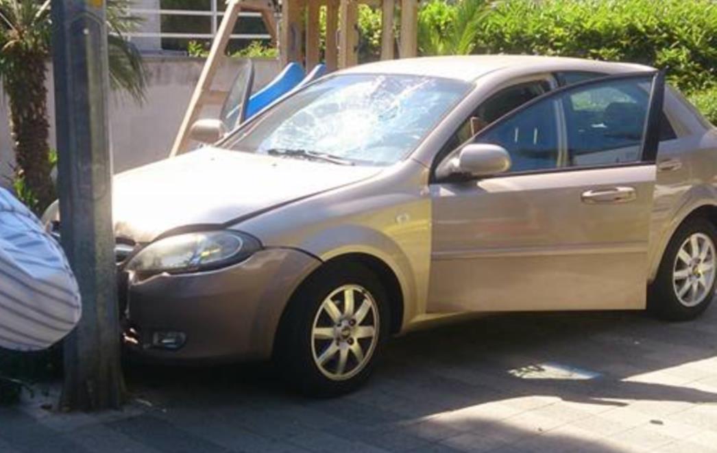 PROMETNA NESREĆA U DUBROVNIKU: Automobilom naletjela  na dvoje pješaka! /FOTO/