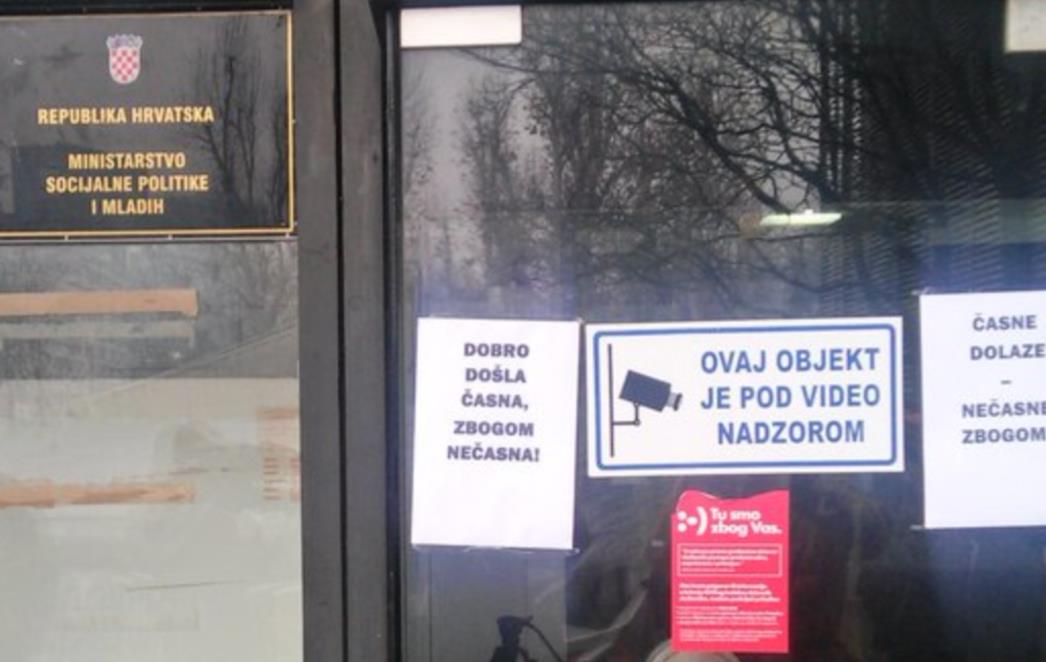 MILANKU OPAČIĆ na vratima dočekala poruka: Časne dolaze, nečasne odlaze!