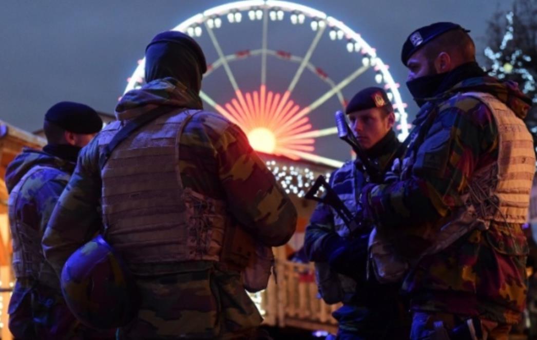 U Bruxellesu zbog terorizma otkazana proslava Nove godine, na ulicama Pariza čak 11.000 policajaca