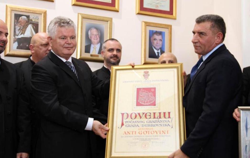  DUBROVNIK SE ODUŽIO GENERALU: Anti Gotovini uručena Povelja počasnog građanina Dubrovnika (FOTOGALERIJA)