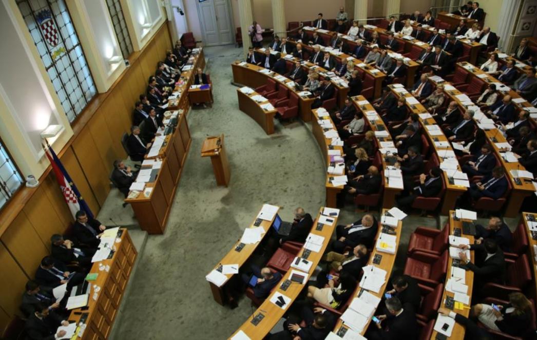 KAZNE ZA ZASTUPNIKE: Evo za koliko će se tisuća    kuna    smanjiti    plaća zastupnicima koji ne dolaze na sjednice