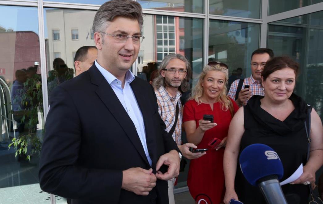 Andrej Plenković izjavio kako HDZ na izbore ide sam jer Domoljubna koalicija više ne postoji