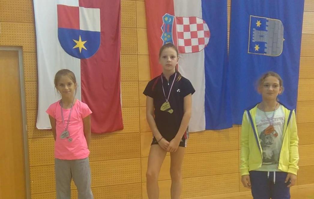 HRVATSKI KUP III. KOLO  ZA  SENIORE I POLETARCE: Lana Korać  osvojila  srebro  u  badmintonu