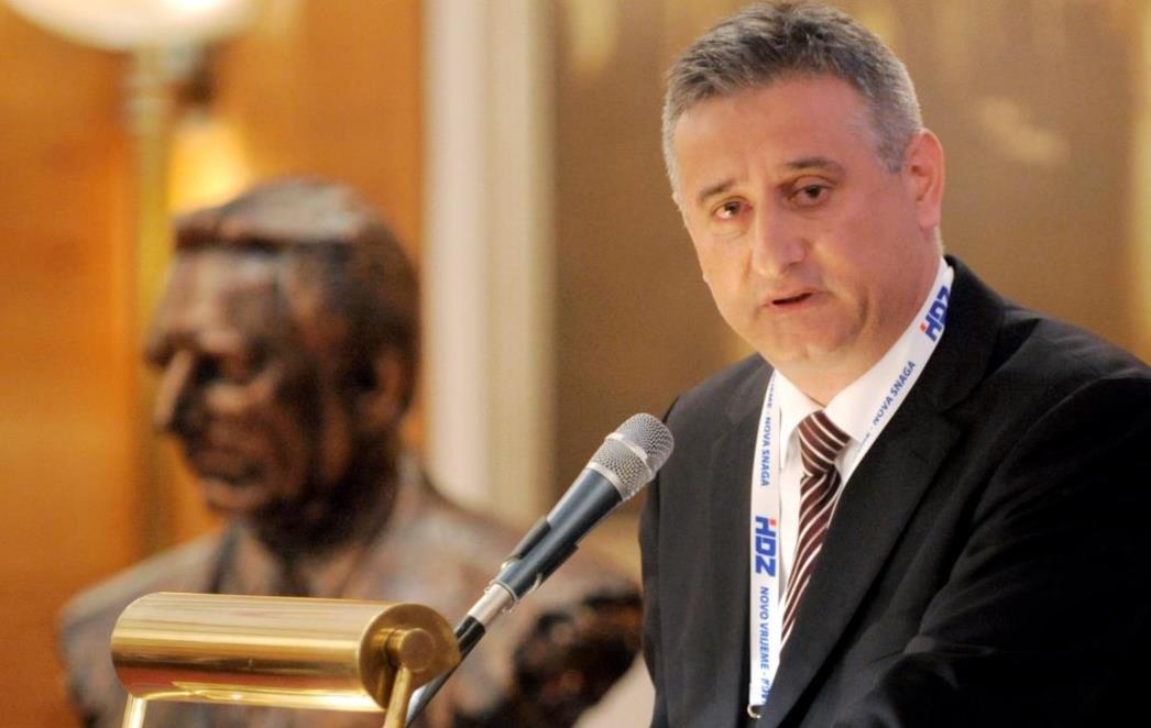 DRŽAVNIČKI POTEZ Karamarko: NE vraćam se, Petrov me razočarao, ponaša se mazohistički