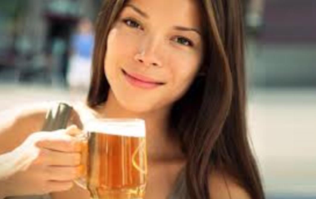 Iznenađujući načini na koje vas pivo može proljepšati 