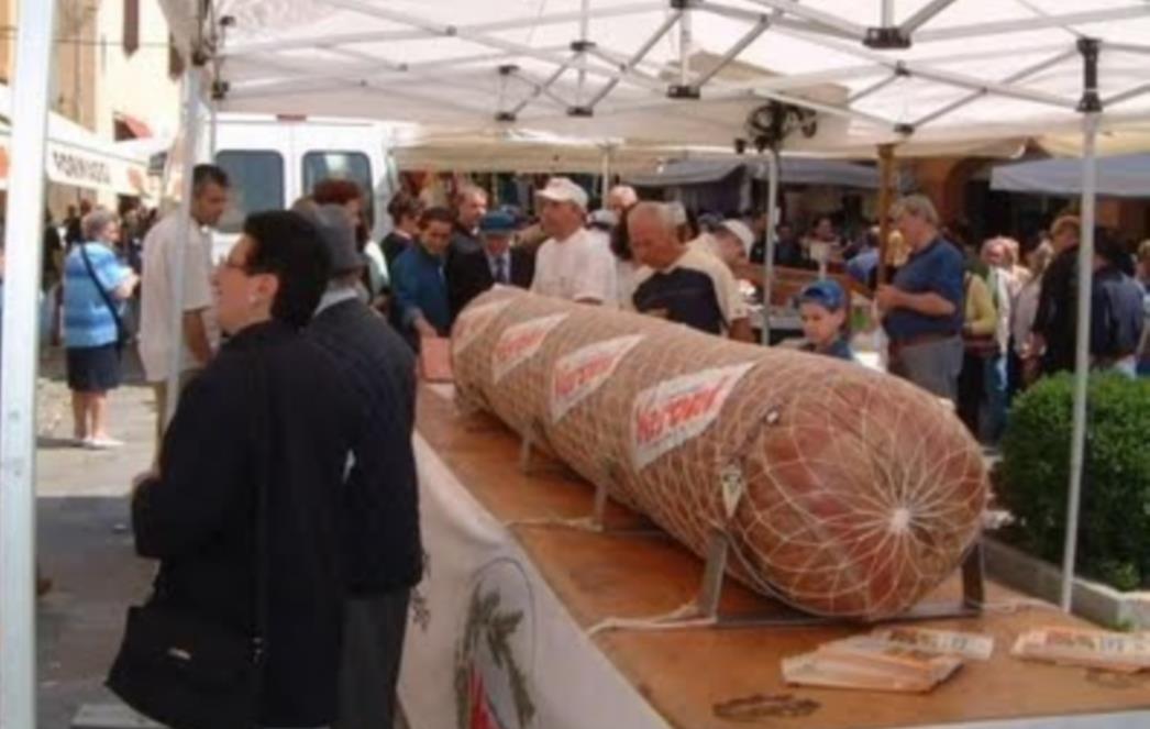 Predstavljena najveća kobasica na svijetu