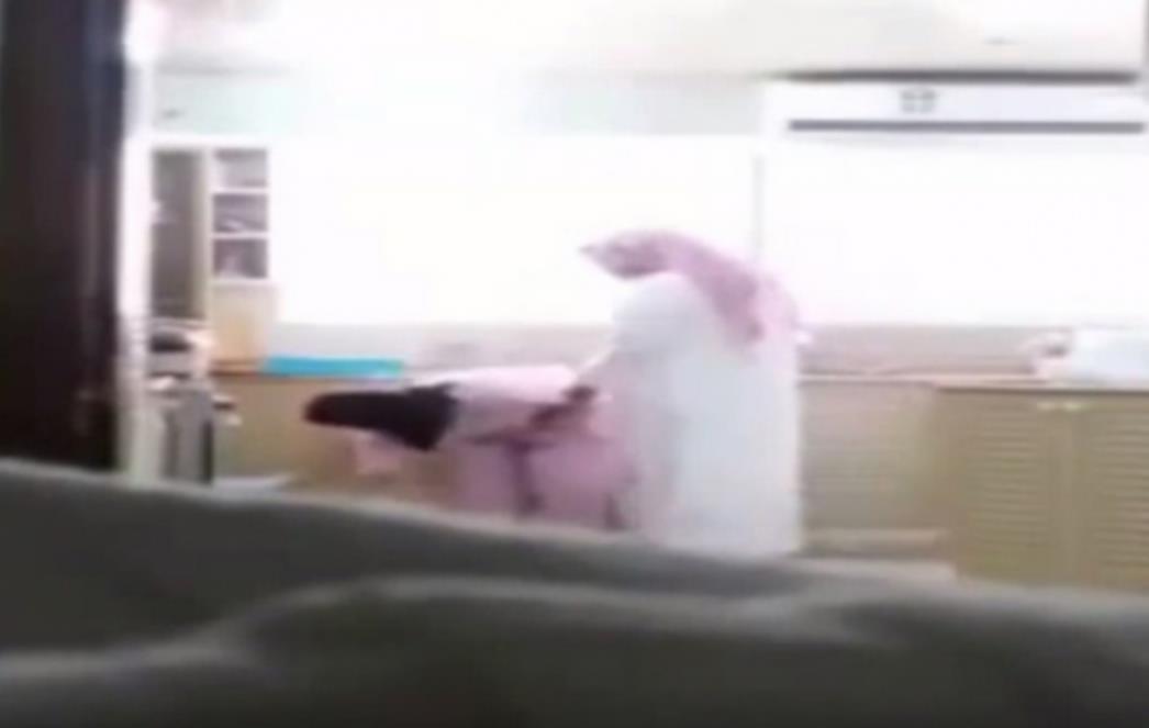 Žena snimila muža kako seksualno zlostavlja sobaricu, odlučila mu se osvetiti, a sada njoj prijeti zatvor (VIDEO)