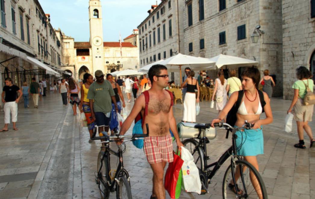 Domaćih turista sve više zbog nešto bolje kupovne moći; Dubrovnik izabrali kao najpoželjnije turističko  odredište u Hrvatskoj