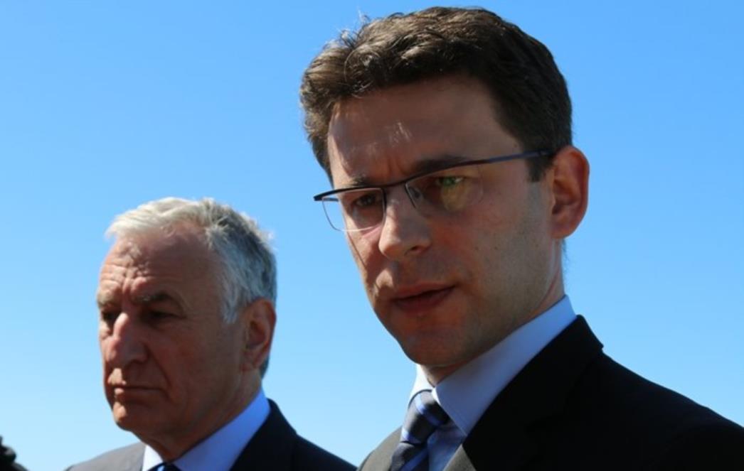 Petrov odgovorio Karamarku: Most ne pristaje na ultimatum Smiješno je da druga strana daje ultimatume. 