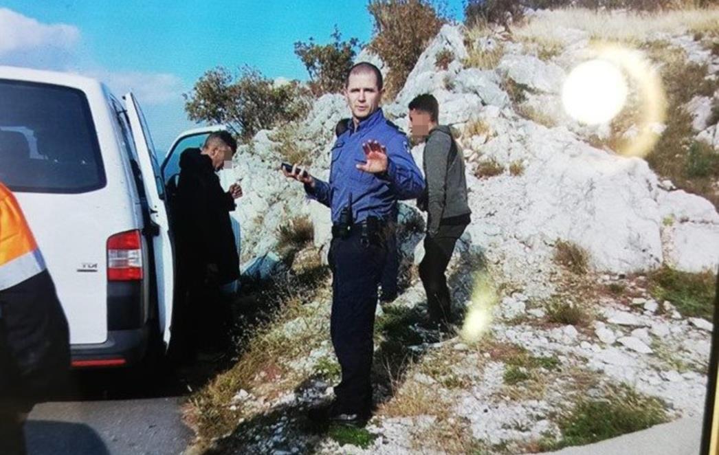 PRIVEDENA DVOJICA MIGRANATA Zatečeni s ukradenim vozilom dubrovačkih registracijskih oznaka na Mosoru