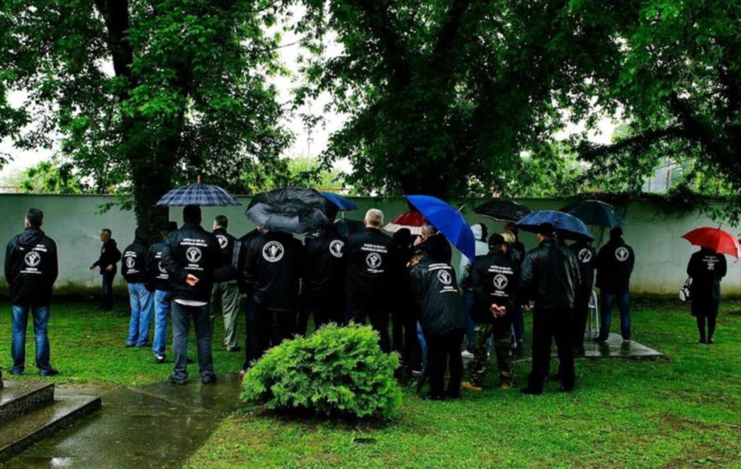 Dok je Ostojić držao govor branitelji mu okrenuli mu leđa