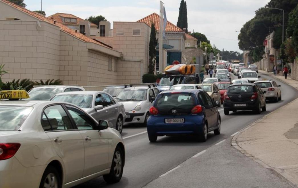 Opet gužva preko Vojnovića pa sve do Ilijine glavice