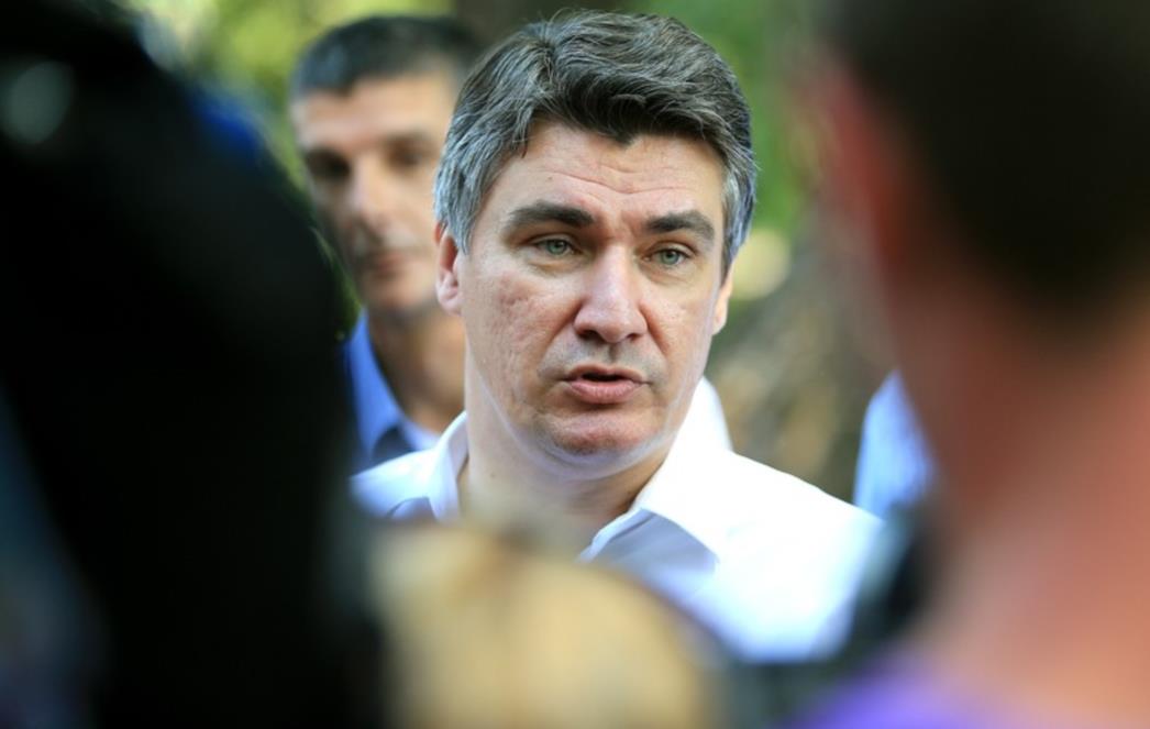 PREDSJEDNICA ODUŠEVILA BARBAN: Milanović Mesiću: "Pogledaj kako joj plješću. Ja to ne kužim!"