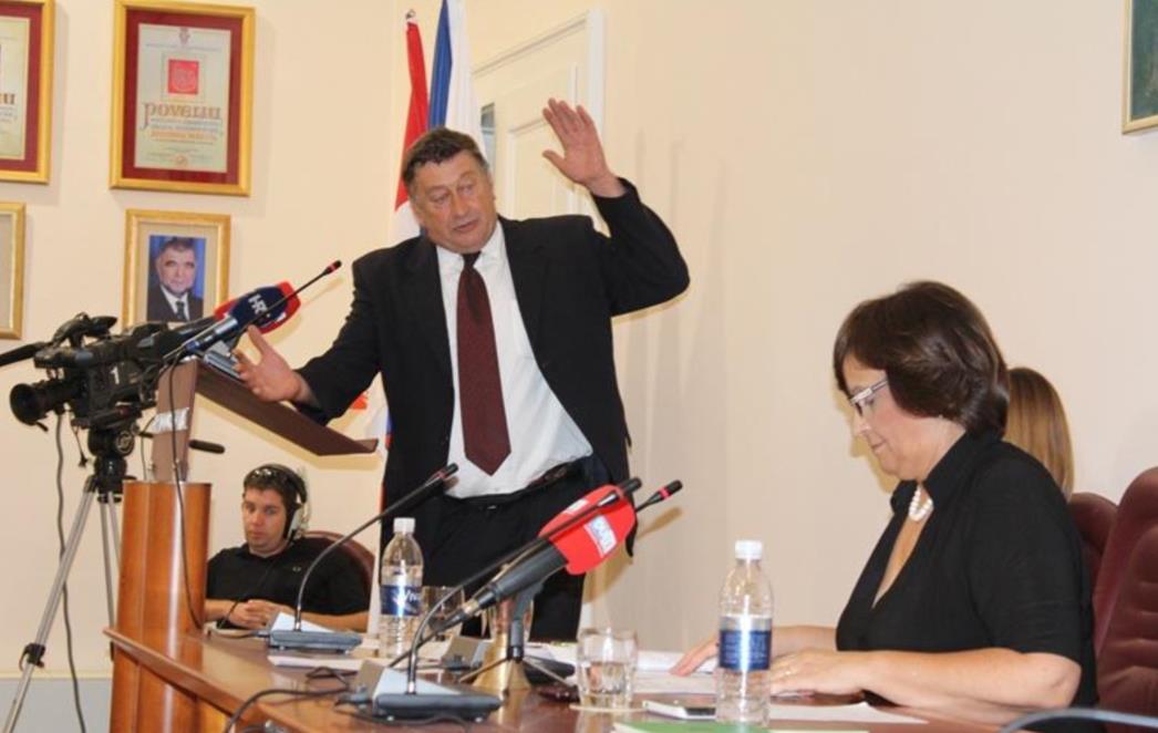 BURNA RASPRAVA: Dubrovnik većinom glasova poručio 'NE' ratifikaciji (FOTOGALERIJA)