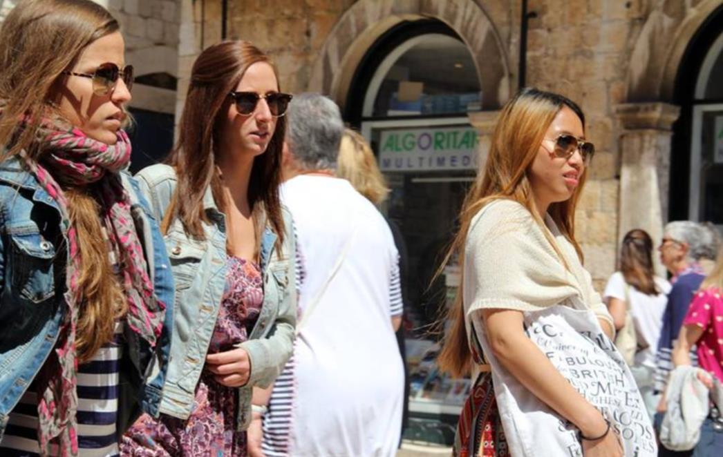 NAPOKON SUNCE:  Dubrovčani došli na svoje (FOTOGALERIJA)