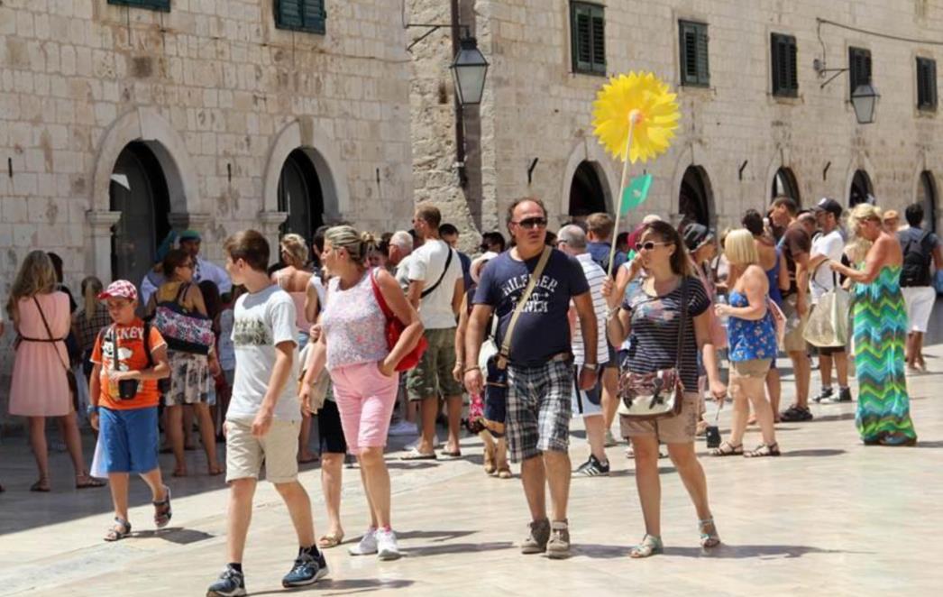 JE LI SVETI VLAHO JOŠ ŽIV? Evo koje sve 'bisere' turisti pitaju kada dođu u Dubrovnik?