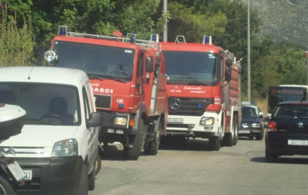 UGAŠEN POŽAR U BLIZINI DUBROVNIKA: Uzrok nemarno spaljivanje korova?