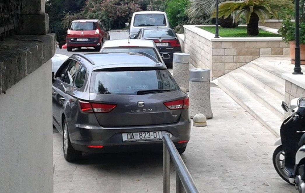 ZA PROMJENU BLOKIRAN VRTIĆ NA PILAMA: Svaki tjedan 'divljak' jedan /FOTO/