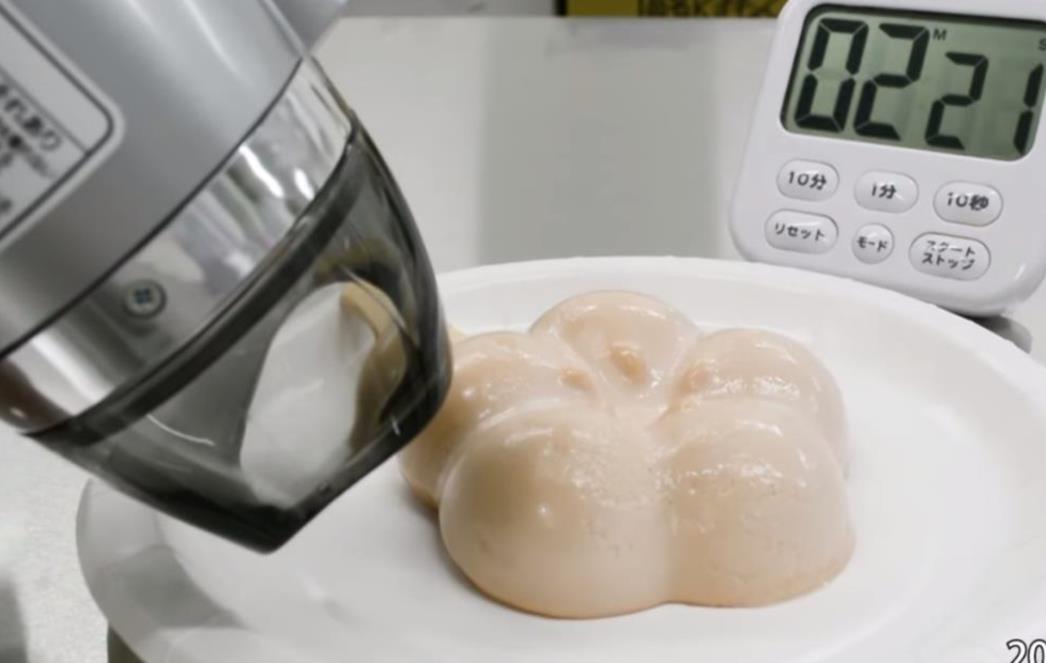 IDEALAN ZA  VISOKE TEMPERATURE Japanski istraživači proizveli sladoled koji se ne topi (VIDEO)
