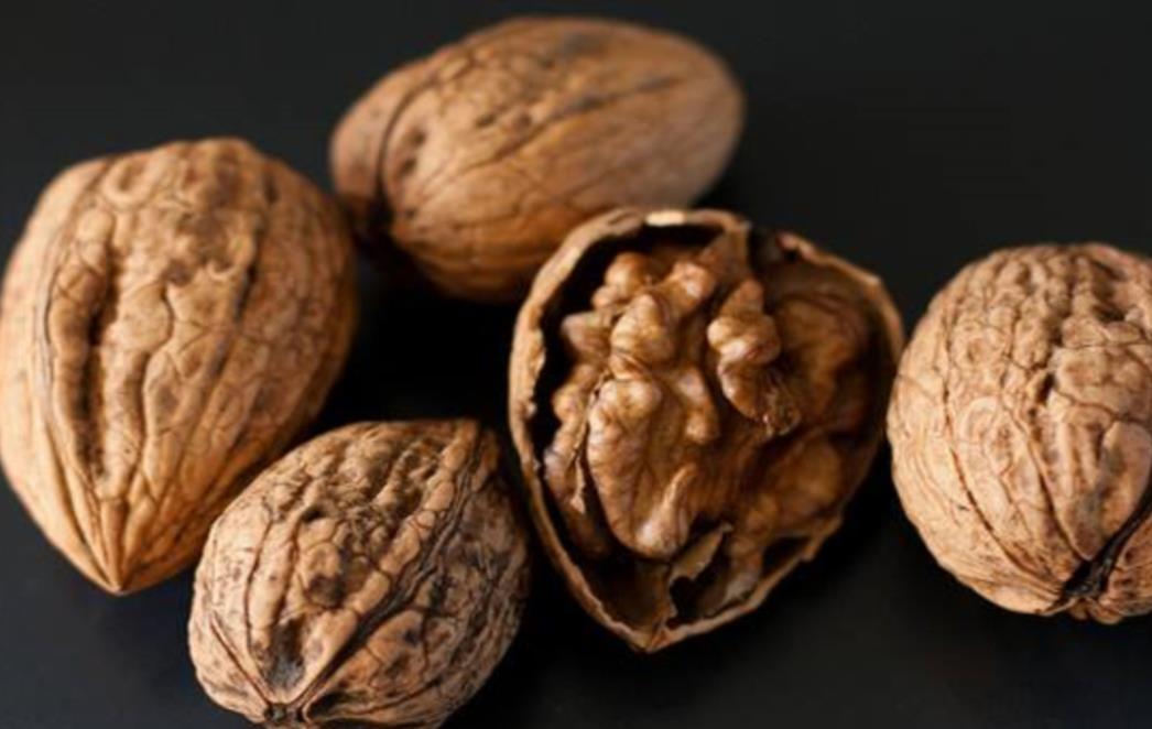 Super hrana za dobro raspoloženje - poriluk i orasi! 