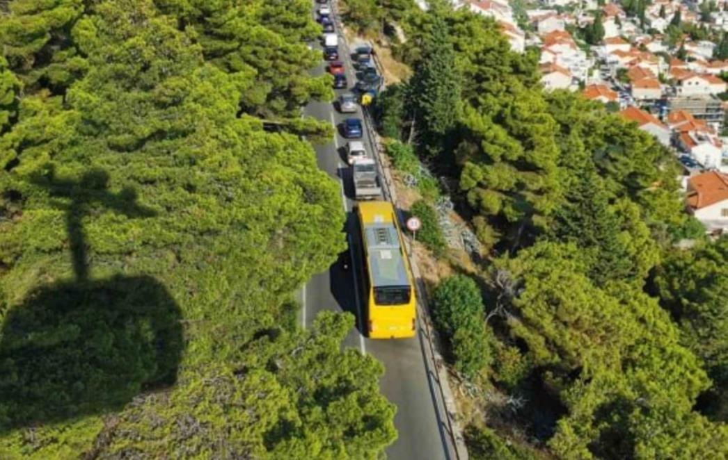 KOD SKRETANJA ZA BOSANKU Smrtno stradao motociklist