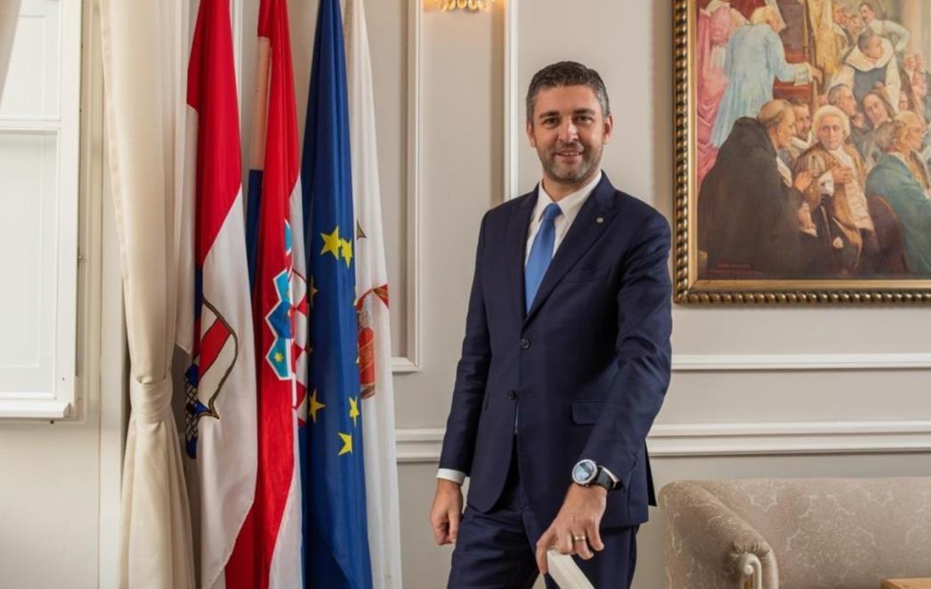 FRANKOVIĆ UPOZORAVA: Korona ili sezona - ne može oboje, tko se ne bude pridržavao pravila, oduzimamo javne površine na godinu dana!