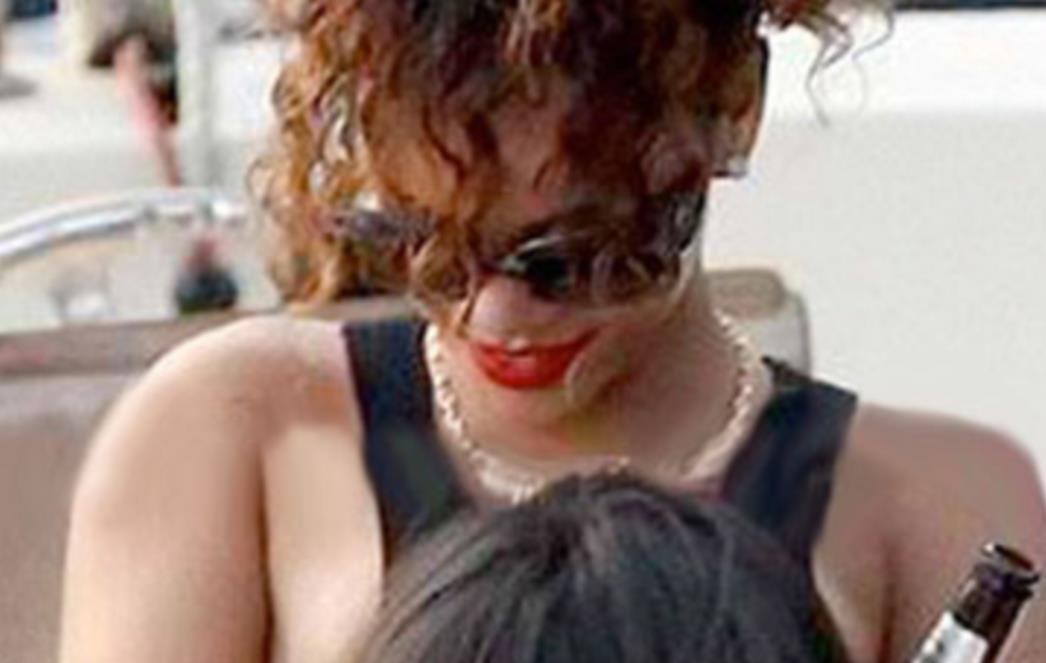 VIDEO DANA: Rihanna što ti je ovo trebalo?