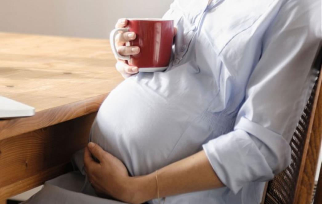 ČAJ ZA SRETNU TRUDNOĆU: Pomogao je mnogim trudnicama, evo kako ga trebate pripremiti