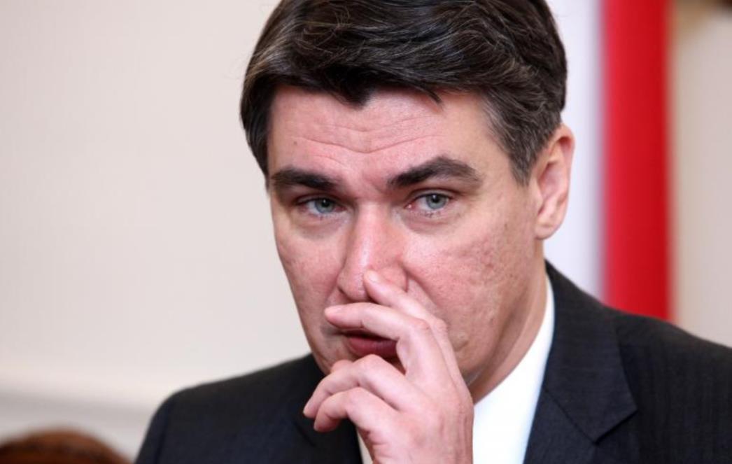 UHVAĆEN: Premijer uz pomoć šalabahtera  vodi sjednicu Vlade