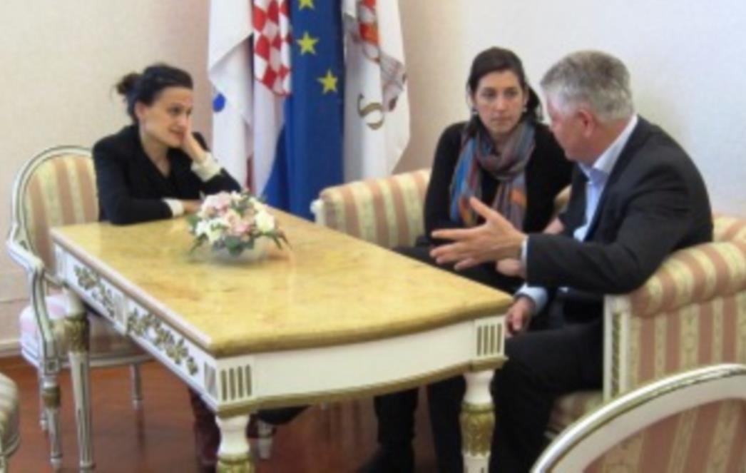 Andrea Novaković i Vera Djokaj kod gradonačelnika Vlahušića