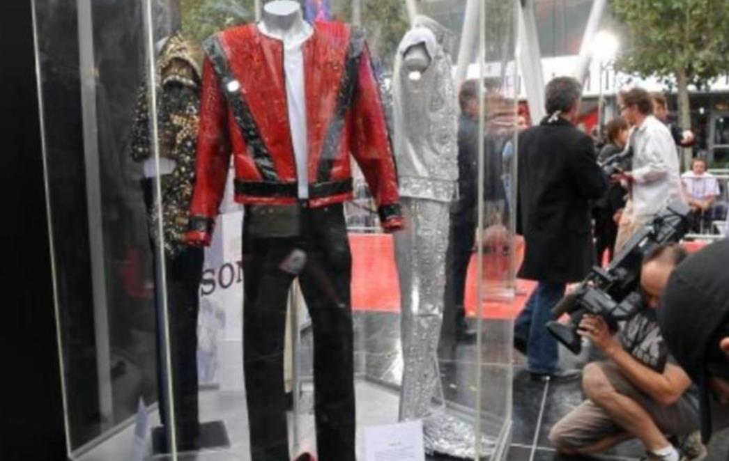 Prodana Jacksonova jakna iz Thrillera za 1,8 milijuna dolara