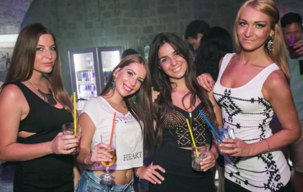 KAKVA ZABAVA U REVELINU! Plesalo  se do jutra uz hitove Marka Knighta! /FOTOGALERIJA/