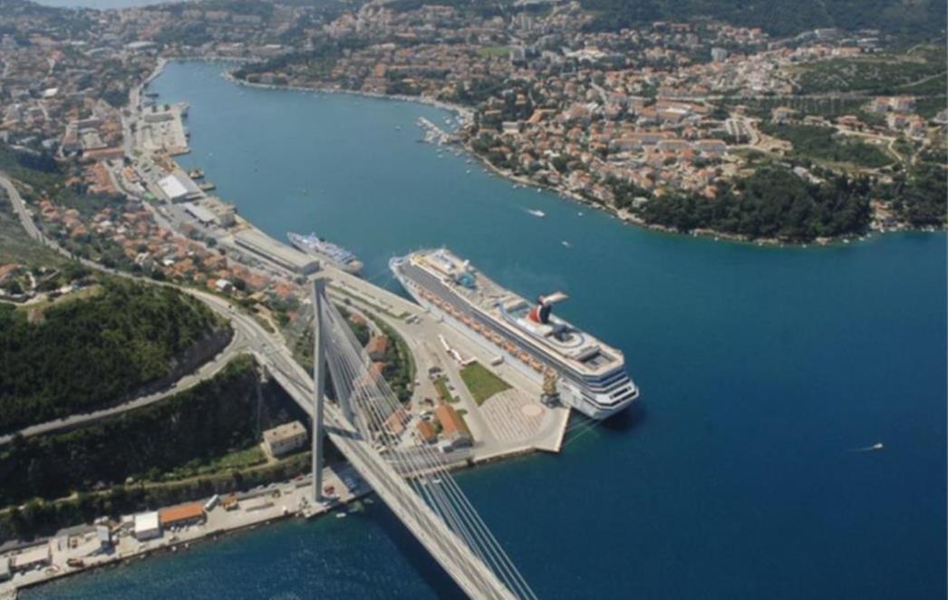 SVEČANI DOČEK: Kruzer Costa Diademe uplovljava prvi put u Dubrovnik