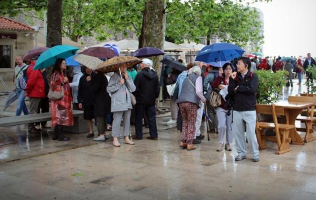 VRIJEME IDUĆA DVA DANA: Na kopnu oblačno i prohladno, Jadran u znaku bure i juga