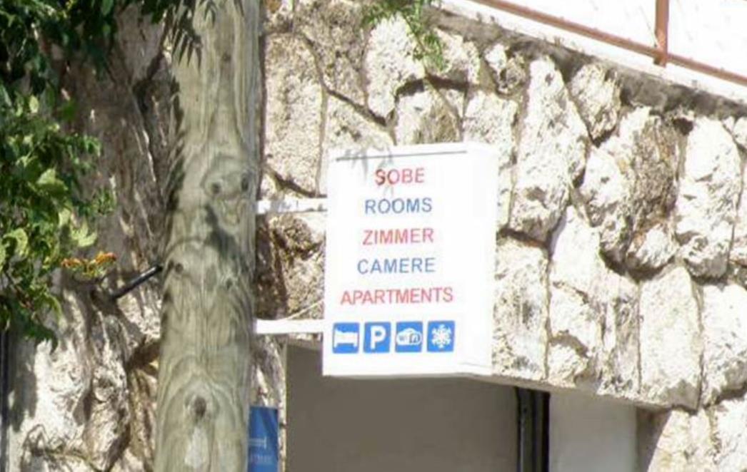 NI TURIZAM NAM NIJE POMOGAO: Ostajemo i dalje u recesiji!