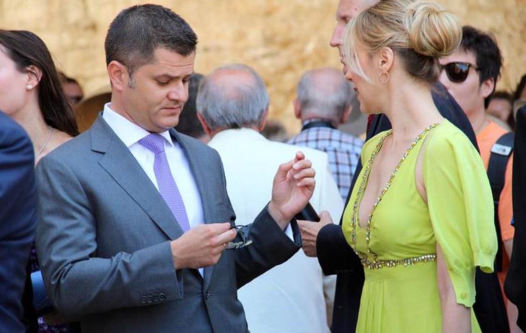 GOSTI S MLADOŽENJINE STRANE! Vuk Jeremić sa suprugom na jet set vjenčanju! /FOTO/